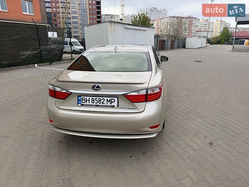 Седан Lexus ES 2015 в Одессе
