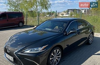 Седан Lexus ES 2020 в Киеве