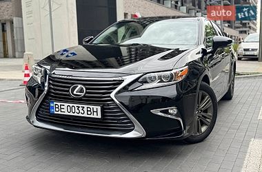 Седан Lexus ES 2015 в Киеве
