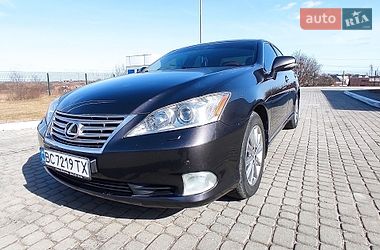 Седан Lexus ES 2011 в Львове
