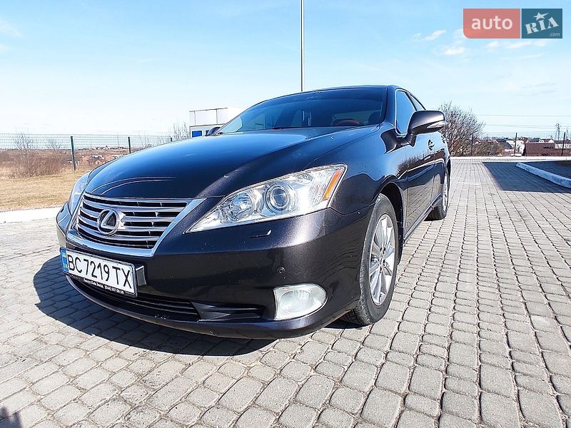 Седан Lexus ES 2011 в Львове