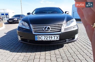 Седан Lexus ES 2011 в Львове