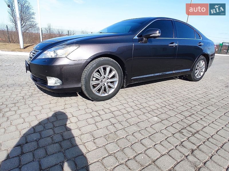 Седан Lexus ES 2011 в Львове