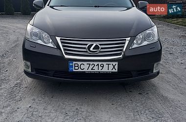 Седан Lexus ES 2011 в Львове