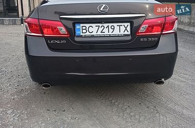 Седан Lexus ES 2011 в Львове