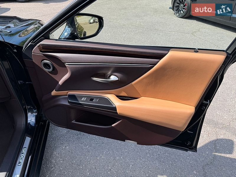 Седан Lexus ES 2019 в Харькове