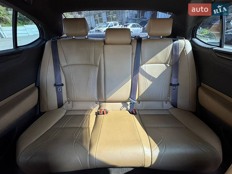 Седан Lexus ES 2019 в Харькове