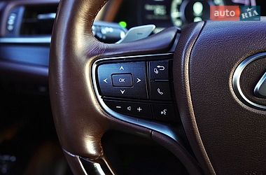 Седан Lexus ES 2019 в Львове