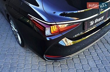 Седан Lexus ES 2019 в Львове