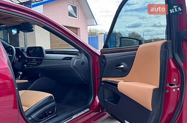 Седан Lexus ES 2022 в Киеве