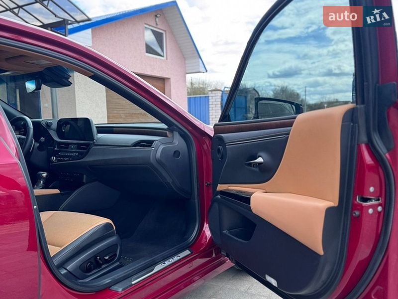 Седан Lexus ES 2022 в Киеве