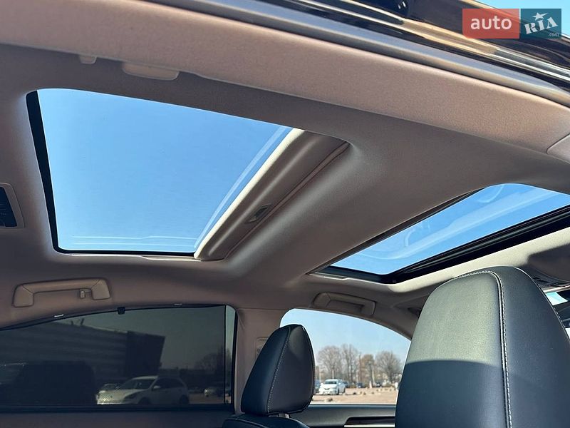Седан Lexus ES 2015 в Житомирі