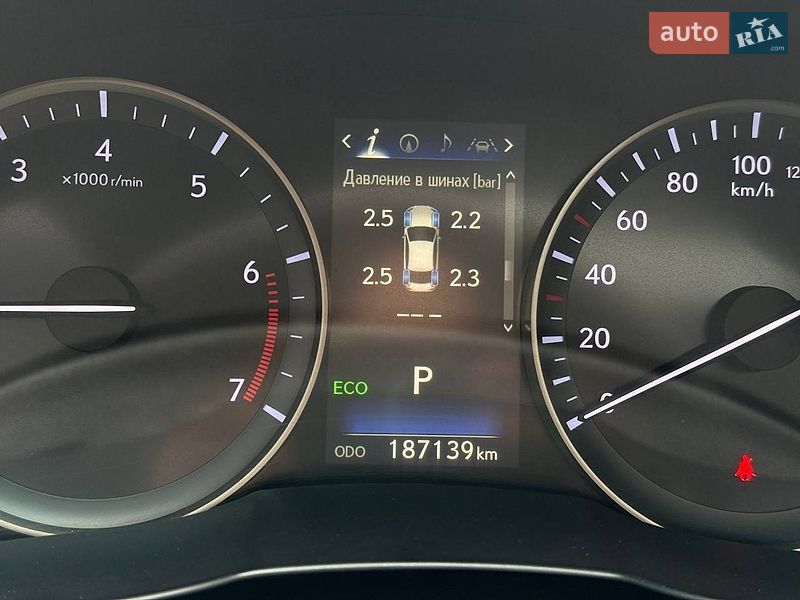 Седан Lexus ES 2015 в Житомирі
