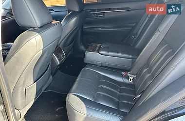 Седан Lexus ES 2015 в Житомирі