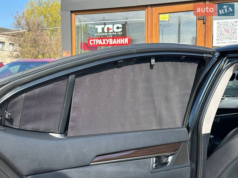 Седан Lexus ES 2015 в Житомирі
