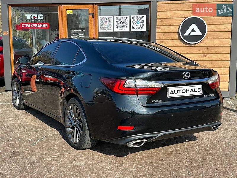 Седан Lexus ES 2015 в Житомирі