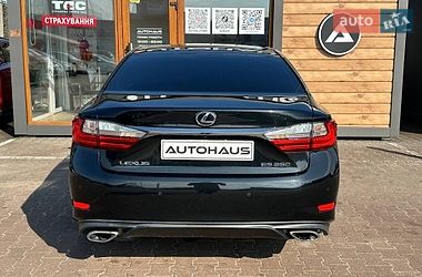 Седан Lexus ES 2015 в Житомирі