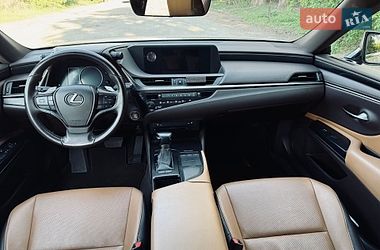 Седан Lexus ES 2018 в Дніпрі
