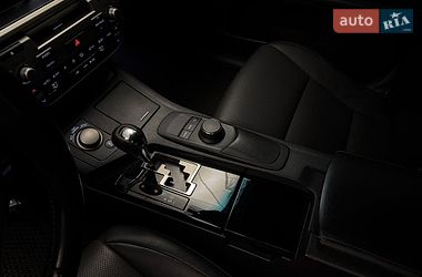 Седан Lexus ES 2015 в Киеве