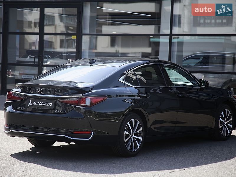Седан Lexus ES 2018 в Харькове