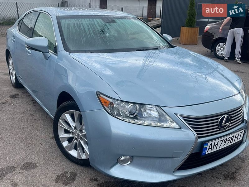 Седан Lexus ES 2012 в Коростене