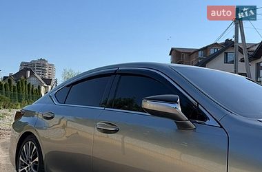 Седан Lexus ES 2020 в Киеве