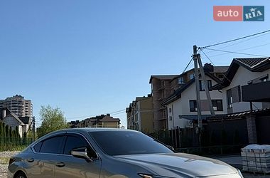 Седан Lexus ES 2020 в Киеве