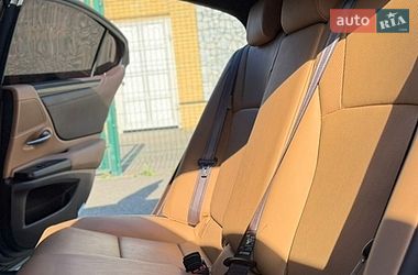 Седан Lexus ES 2020 в Киеве