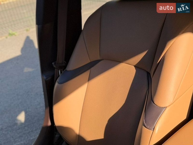 Седан Lexus ES 2020 в Киеве