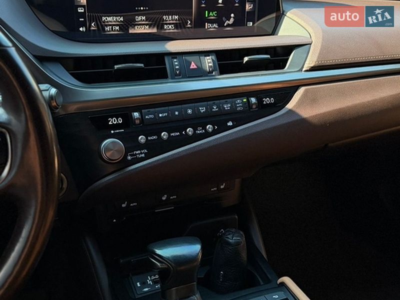 Седан Lexus ES 2020 в Киеве