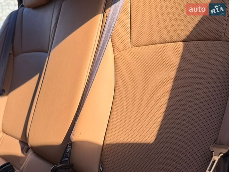 Седан Lexus ES 2020 в Киеве