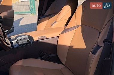 Седан Lexus ES 2020 в Киеве