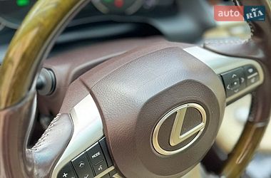 Седан Lexus ES 2015 в Черновцах