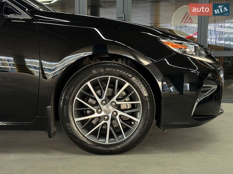 Седан Lexus ES 2018 в Одессе