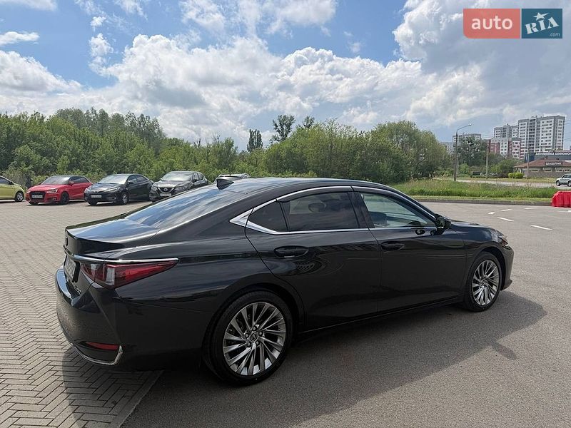 Седан Lexus ES 2021 в Харькове