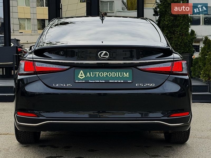 Седан Lexus ES 2023 в Киеве