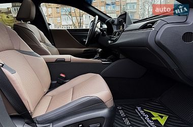 Седан Lexus ES 2023 в Киеве