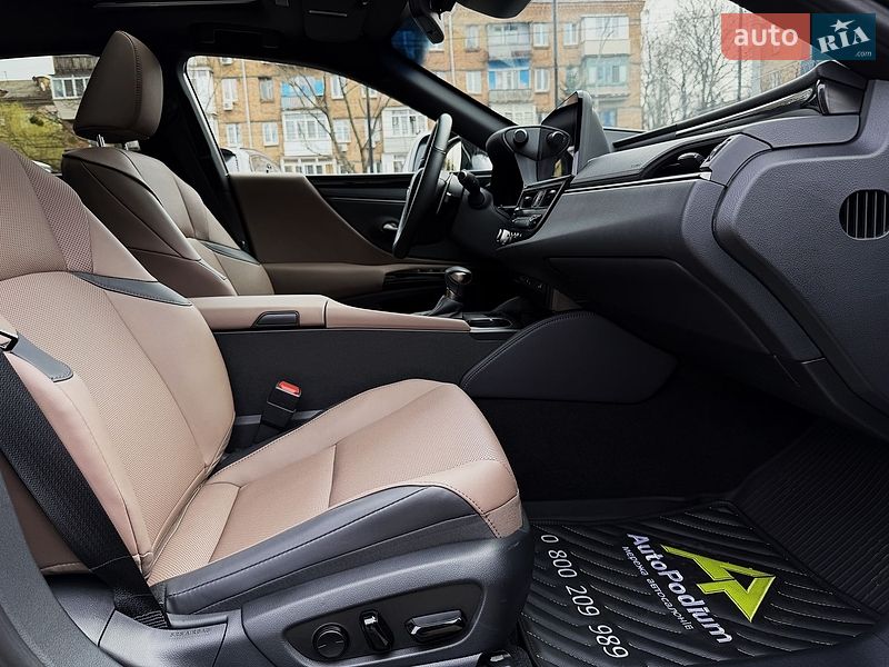 Седан Lexus ES 2023 в Киеве