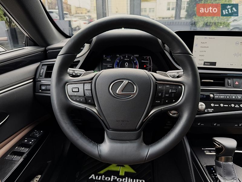 Седан Lexus ES 2023 в Киеве