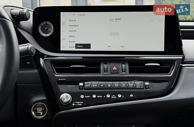 Седан Lexus ES 2023 в Киеве