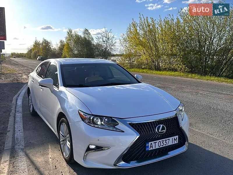 Lexus ES 2016