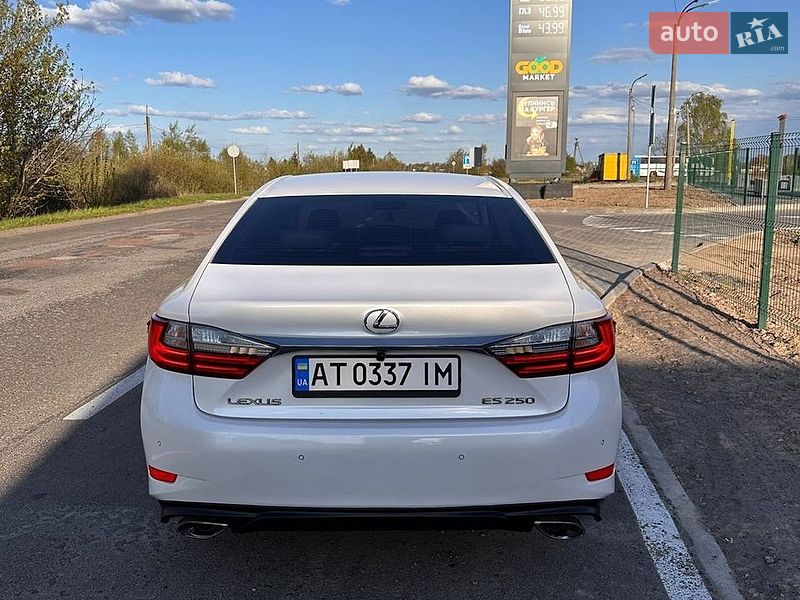 Седан Lexus ES 2016 в Івано-Франківську