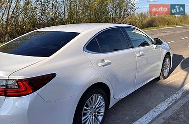 Седан Lexus ES 2016 в Івано-Франківську