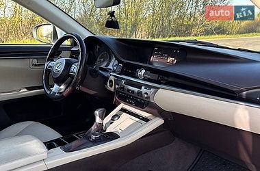 Седан Lexus ES 2016 в Івано-Франківську
