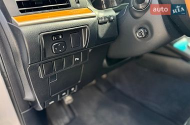 Седан Lexus ES 2012 в Тростянце