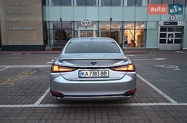 Седан Lexus ES 2023 в Киеве