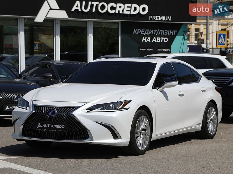 Lexus ES 2021