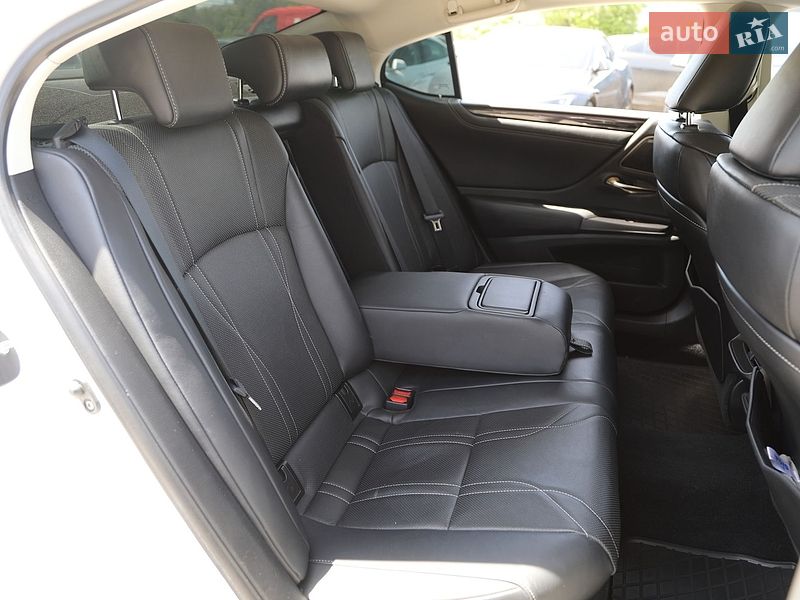 Седан Lexus ES 2021 в Харькове
