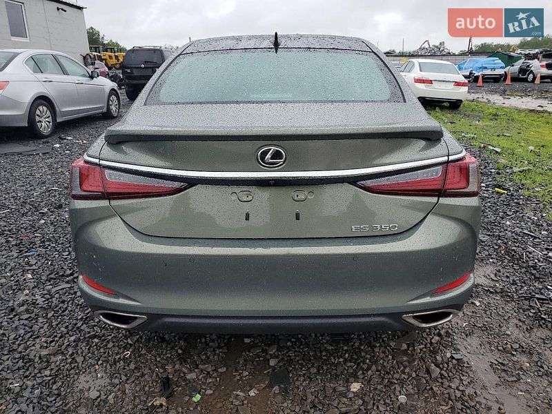 Седан Lexus ES 2023 в Львове