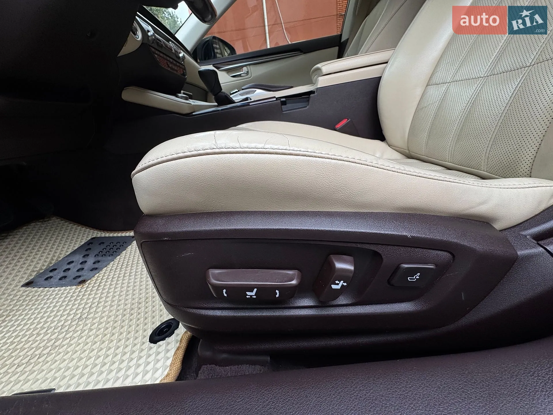 2016 Lexus ES - мініатюра 26